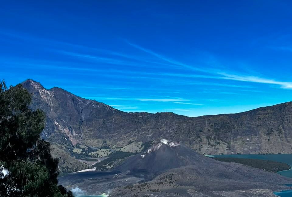 2D1N Senaru Crater Rim Trekking